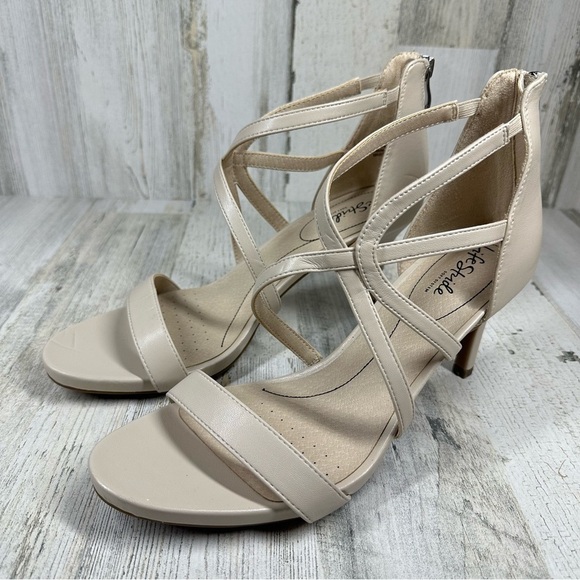 New LIFESTRIDE Masquerade Heeled Sandal In Almond Milk #317 - Picture 4 of 9